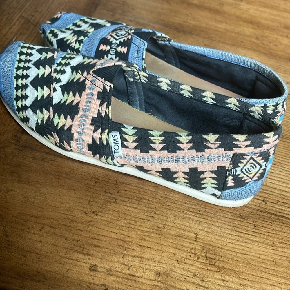 Tom’s size 9 | Aztec design